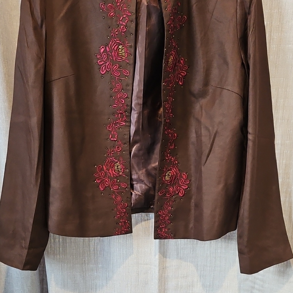 Due Per Due Brown Blazer with Deep Red Embroidery and Mandarin Collar - Picture 3 of 16